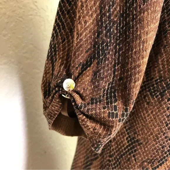 WHBM brown and black snakeskin python knit sweater top size Small - Picture 12 of 14